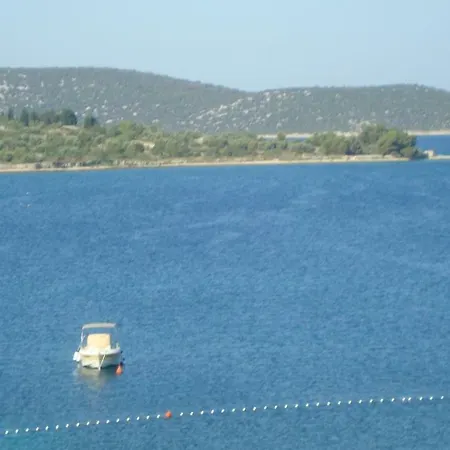 Apartament Bordura *