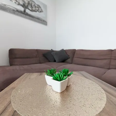 Bordura Apartment *