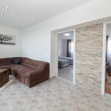 Apartment Bordura
